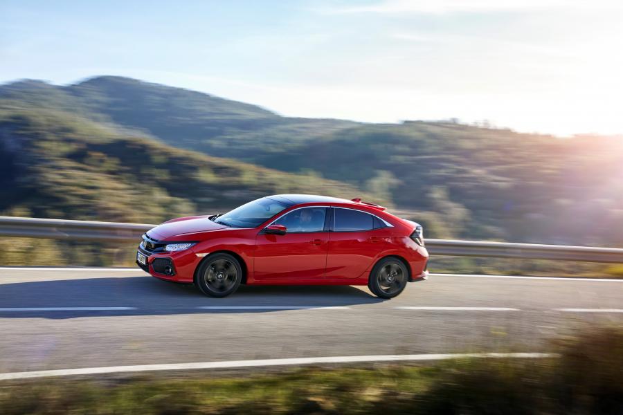 Honda Civic Hatchback 2017 года  (WW) (фото 10 из 43)
